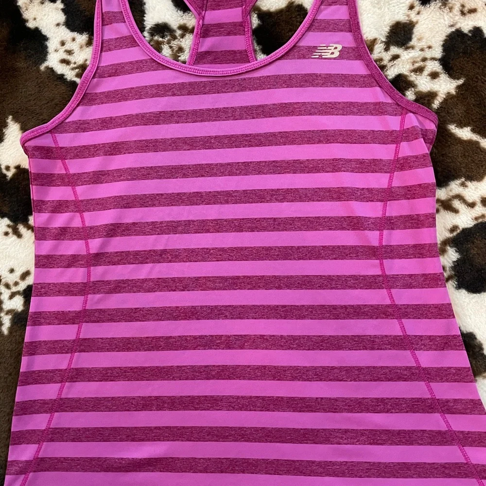 New Balance RazorBack TANK top size medium - Picture 2 of 6